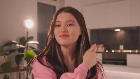 Akemi online show from February 4, 4:22 pm