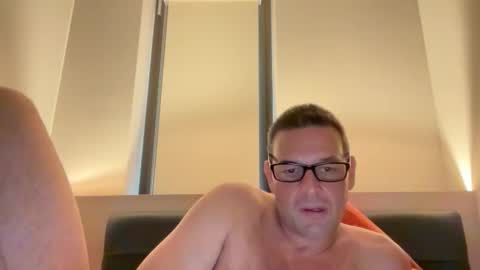 Darrius online show from November 14, 8:27 am