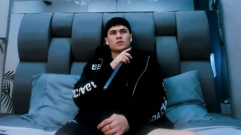 Roan Birkin online show from April 11, 6:01 pm