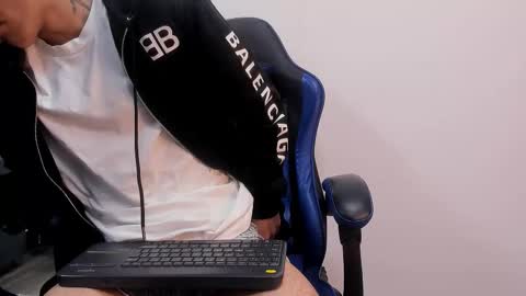 Roan Birkin online show from October 22, 9:05 pm