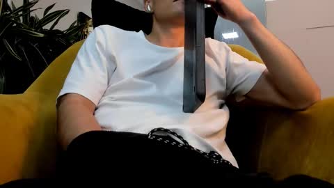 Roan Birkin online show from February 10, 10:02 pm