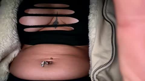 roarmance1 online show from February 1, 8:55 am