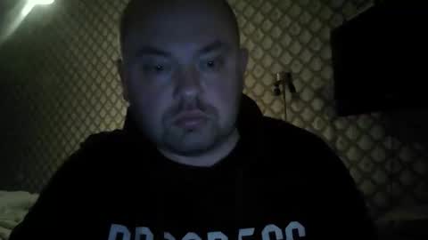 rob18997 online show from November 22, 8:18 pm