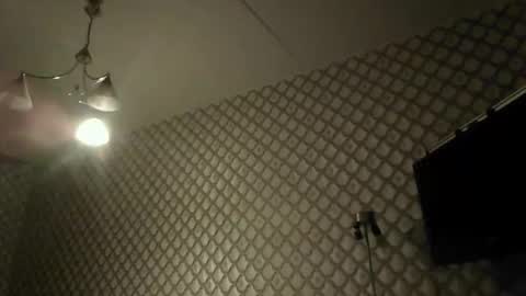 rob18997 online show from December 21, 10:05 pm