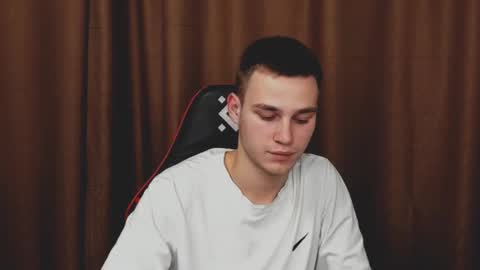 robert10211 online show from December 24, 4:40 pm