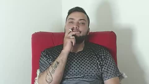 Snapshot of robert_leroy chatting on October 6, 1:23 am Stiven - online show from October 6, 1:23 am