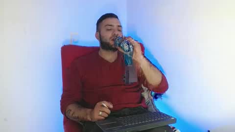 Snapshot of robert_leroy chatting on February 16, 2:42 am Stiven - online show from February 16, 2:42 am
