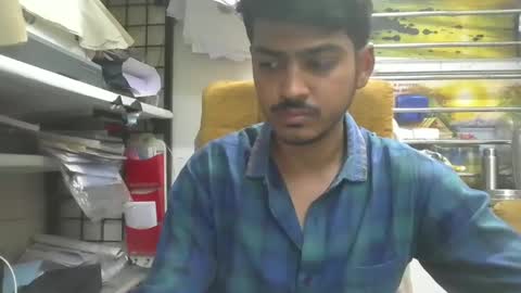 Snapshot of robertsalia220 chatting on March 1, 12:23 pm Robertsalia online show from March 1, 12:23 pm