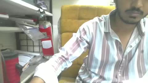 Snapshot of robertsalia220 chatting on February 25, 11:21 am Robertsalia online show from February 25, 11:21 am