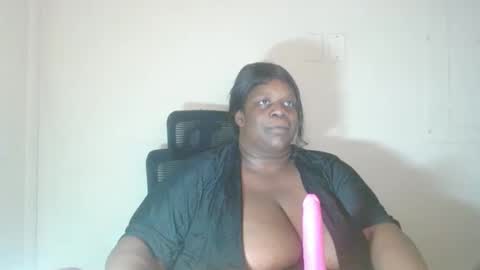 robertswhitney52 online show from November 22, 10:46 am