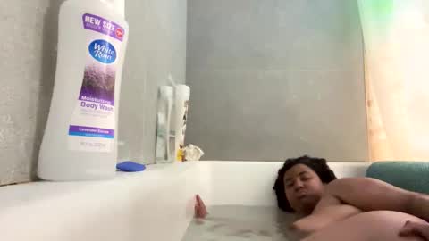 robintheneighbor online show from February 1, 9:21 am