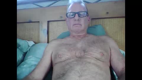 robo0000 online show from October 6, 2:46 pm