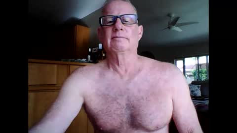 robo0000 online show from May 4, 4:13 pm