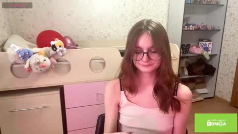 robynsentinella online show from February 26, 2:37 am