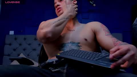 rocco_santos online show from September 19, 8:51 am