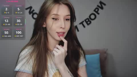 rocketsgirl online show from June 18, 7:36 am