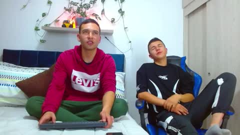 rolos_hot32 online show from February 11, 11:30 pm