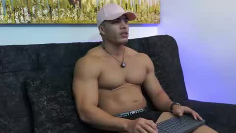 romano_kentt12 online show from August 1, 3:52 am