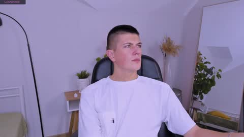 Rony online show from December 9, 1:24 pm