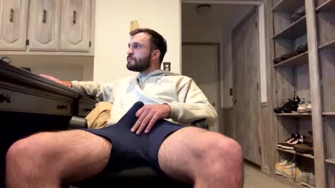 roofguy11 online show from January 9, 6:36 pm