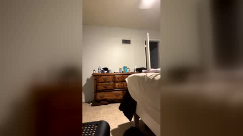 roro34105998 online show from April 7, 5:42 am