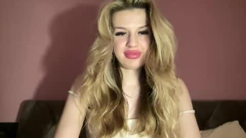 Rosalina online show from September 15, 8:10 pm