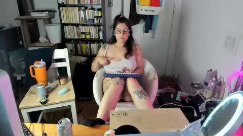 rose257044 online show from October 15, 8:53 pm