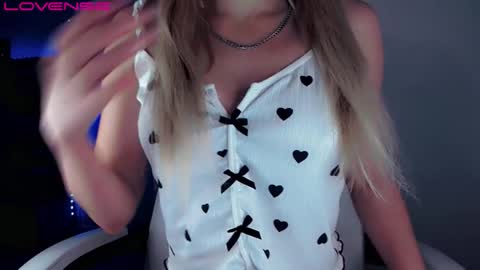 rose__luck online show from September 26, 9:01 pm