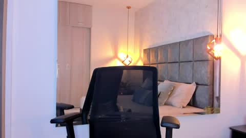 roseaurora online show from April 14, 12:41 pm