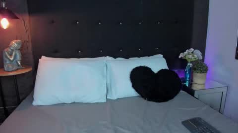 Rose  online show from December 3, 5:30 am