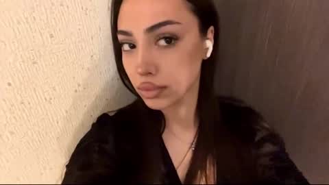 Mimi online show from December 3, 3:24 pm