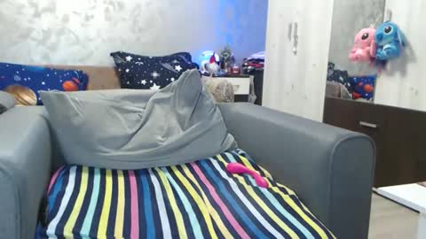 Lovepinklilly online show from December 17, 8:15 pm