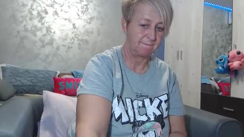 Lovepinklilly online show from February 24, 6:22 pm