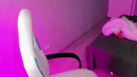 Roshelle online show from January 17, 8:44 pm