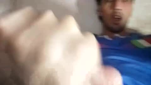 Snapshot of roskof69 chatting on January 21, 7:17 pm Ribuu online show from January 21, 7:17 pm