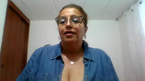 Snapshot of rossanalionheart chatting on February 15, 10:42 pm Rossana online show from February 15, 10:42 pm