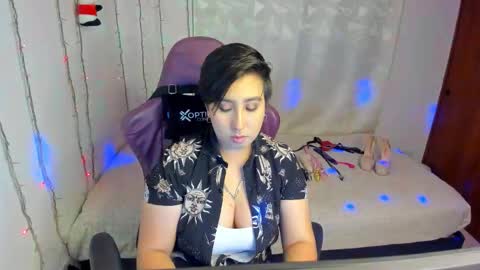 ROSSE DEMOND  online show from February 21, 12:13 am