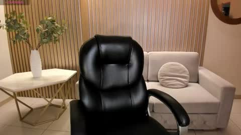 Rossie Rivers online show from January 18, 6:06 pm