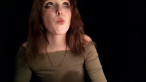 rosy_petal online show from November 8, 11:46 am