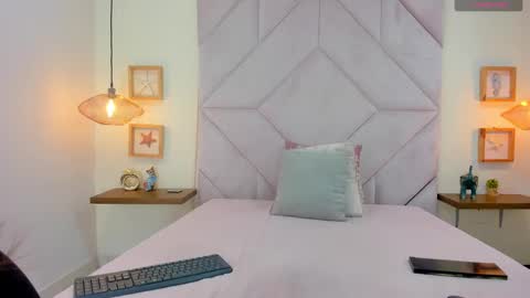 Snapshot of roxana_mill chatting on October 1, 7:35 pm Roxana online show from October 1, 7:35 pm