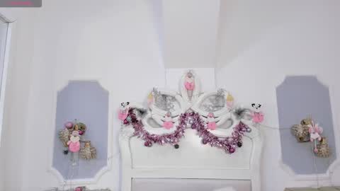 roxana_scott1 online show from December 4, 4:12 am