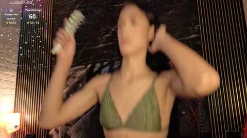 Snapshot of roxana_scottt chatting on October 22, 11:01 am roxana_scottt online show from October 22, 11:01 am