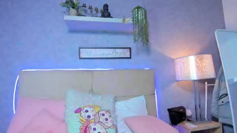 roxanebrown online show from July 14, 2:05 am