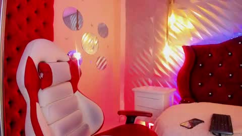 roxanne_han online show from May 17, 2:54 am