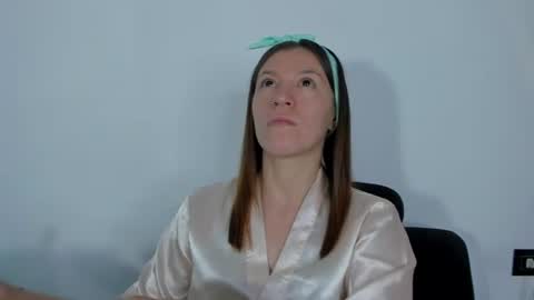 roxanne online show from June 10, 8:29 pm
