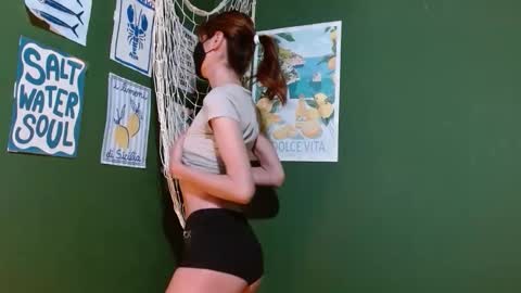 Roxie online show from October 6, 2:40 am