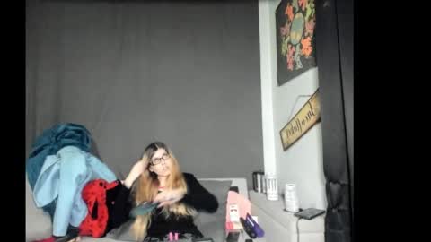 roxihazeleyes online show from February 13, 8:39 am