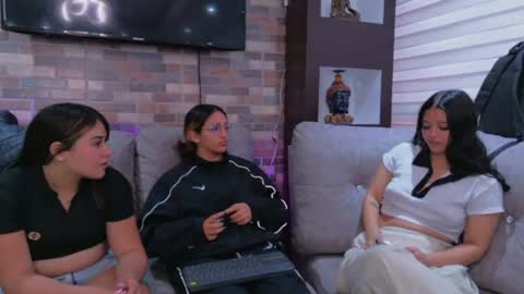 roxxie_fox online show from June 9, 8:30 pm