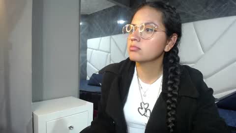 Roxxy  online show from June 11, 12:54 am