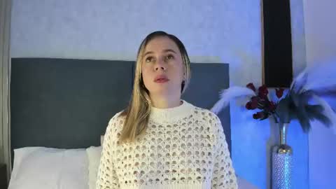 Roxxy  online show from July 28, 2:13 pm